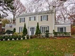 23 Bayside Dr, Great Neck, NY 11023