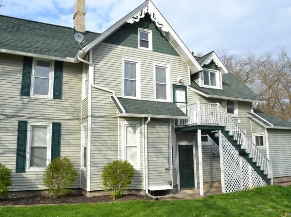 402 1/2 Center St, Huron, OH 44839