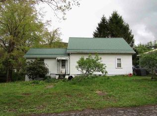115 Monroe St, Rupert, WV 25984