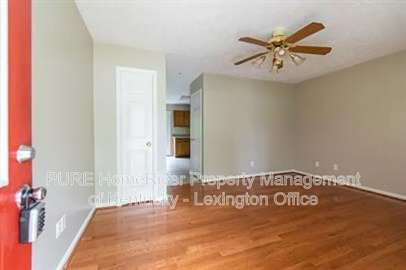 2 bed, 1.5 bath, 822 sqft, $1,095 — Photo 4