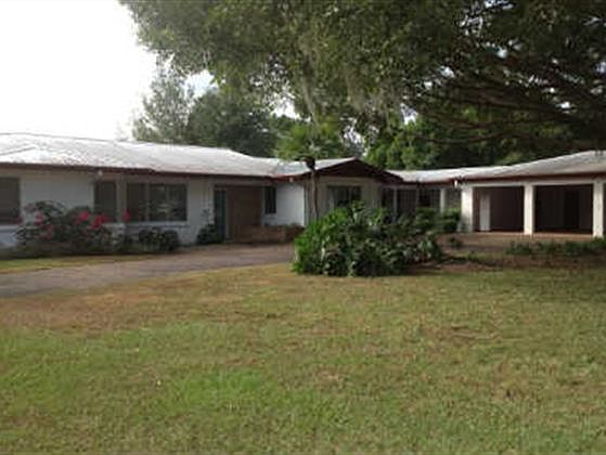 1st image of 2211 Lakeview Dr