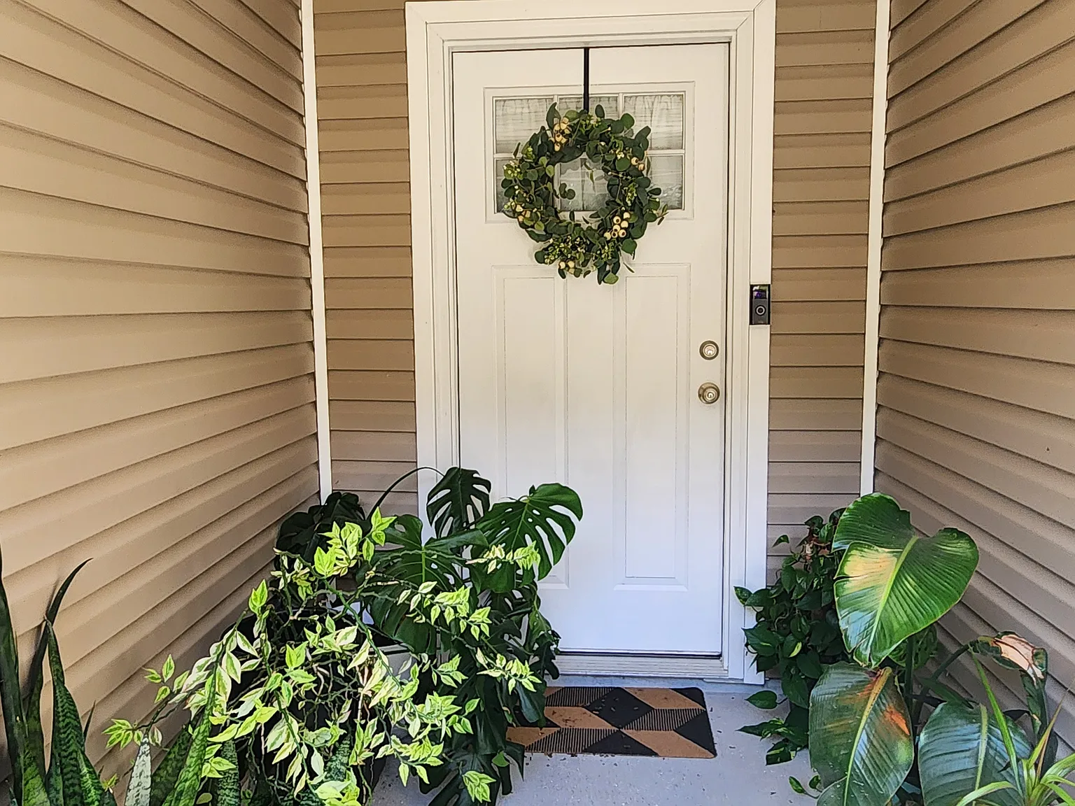3 bed, 1280 sqft, $2,000 — Photo 2