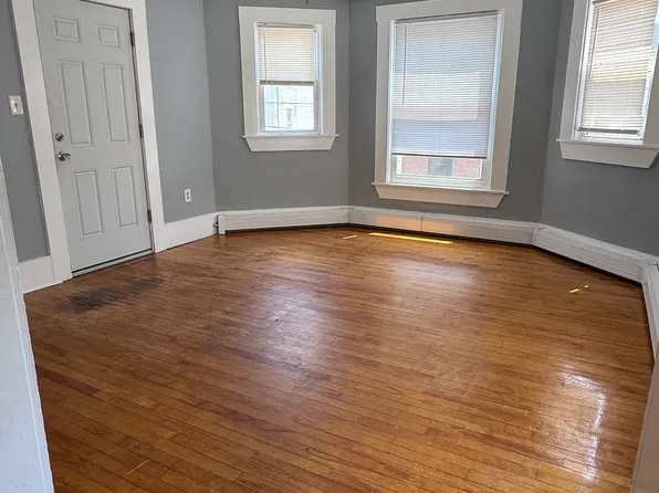 17 Boynton St, Portland, ME 04102