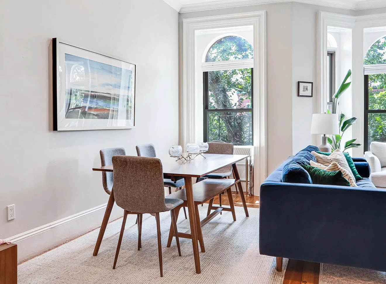 2 bed, 1.5 bath, 918 sqft, $5,900 — Photo 3