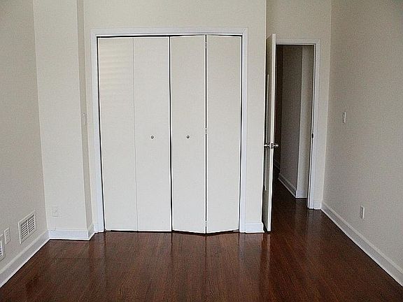 5th image of 1021 Grand St APT 3C