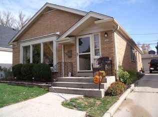 2840 N 69th St, Milwaukee, WI 53210