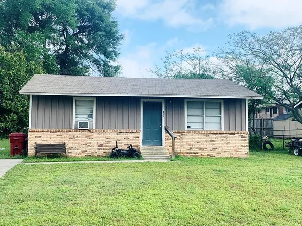 301 Marietta St, Queen City, TX 75572