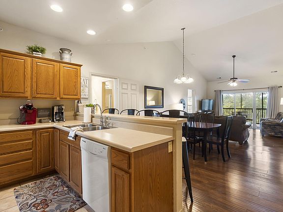 4th image of 1081 Golf Drive #5 BLDG 5