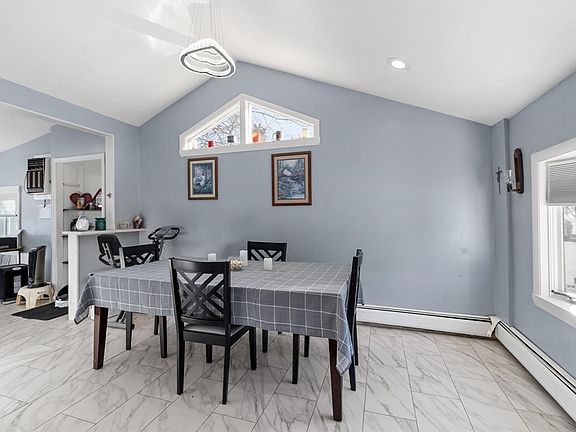 5th image of 18 Dunham Rd