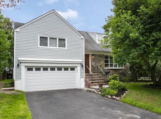 2 Lockward Rd, Caldwell, NJ 07006