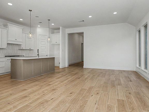 2nd image of 19239 Satsuma Ridge Dr