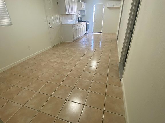 5th image of 885 Pioneer St #B