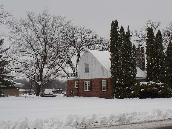 5th image of 321 2nd Ave N