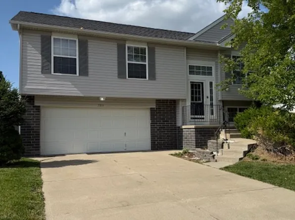 2704 Mesa St, Bellevue, NE 68123