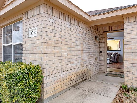 3rd image of 3705 Venera St