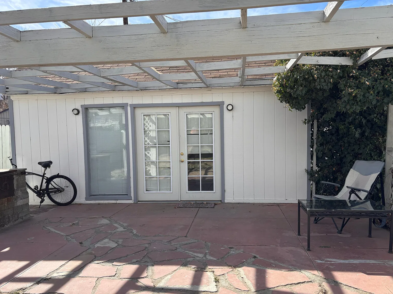 Studio, 600 sqft, $1,290 — Photo 1