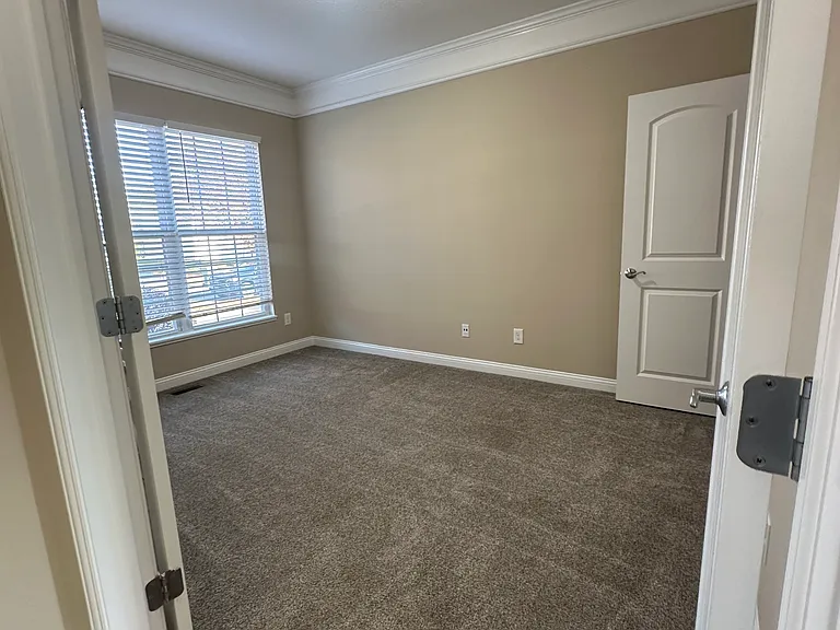 1319 Donahey St — Photo 36