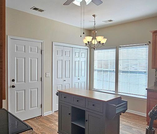 5th image of 1593 Langley Dr