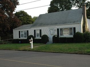 9 Eleanor St, Hamden, CT 06514