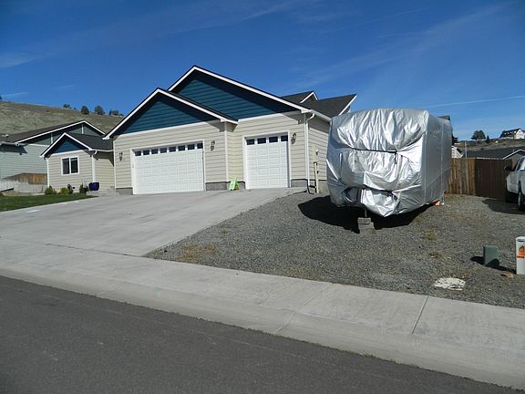 2nd image of 2839 Glacier Dr