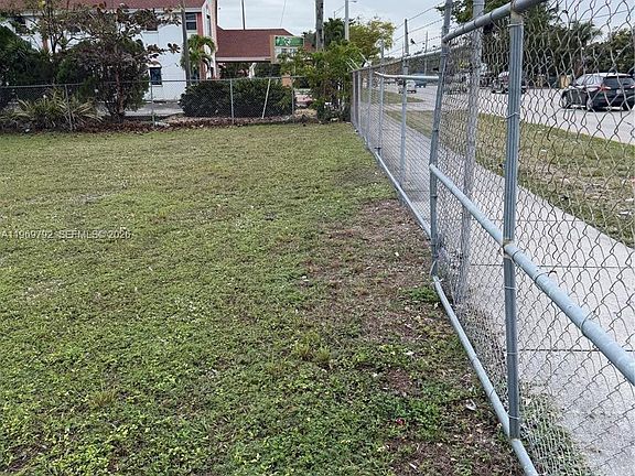 5th image of 752 Opa Locka Blvd