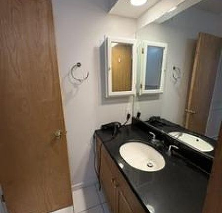 4th image of 460A Liberty St