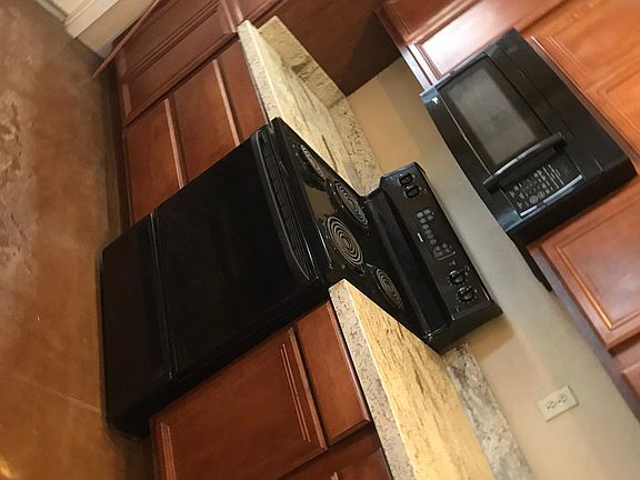 4th image of 238 E Erie Dr