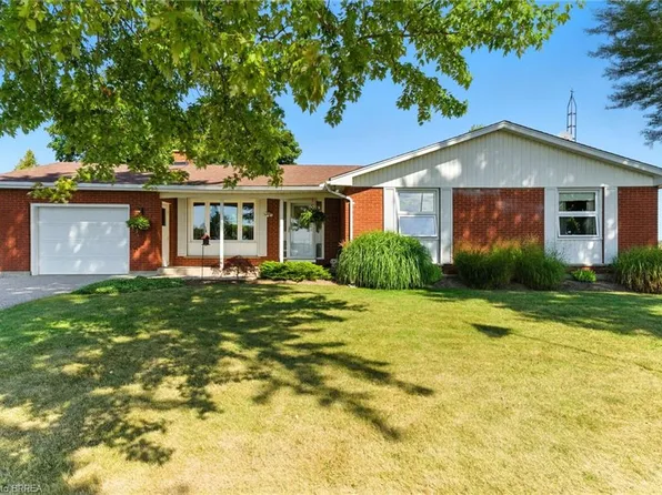 207 Robinson Rd, Brant, ON N3T 5L7