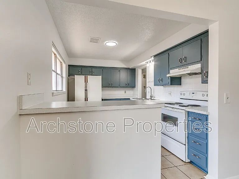 4508 NW 26th St — Photo 17