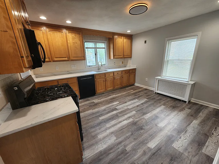 87 Freeman St #2 — Photo 6