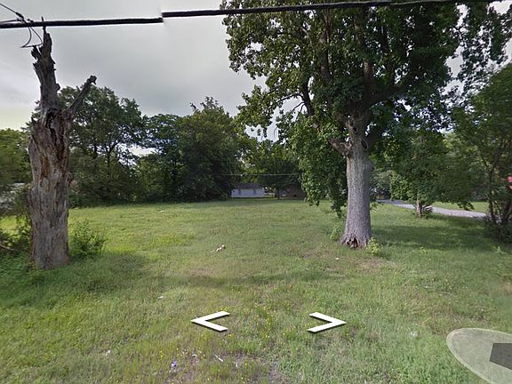 2nd image of 805 W 34th St