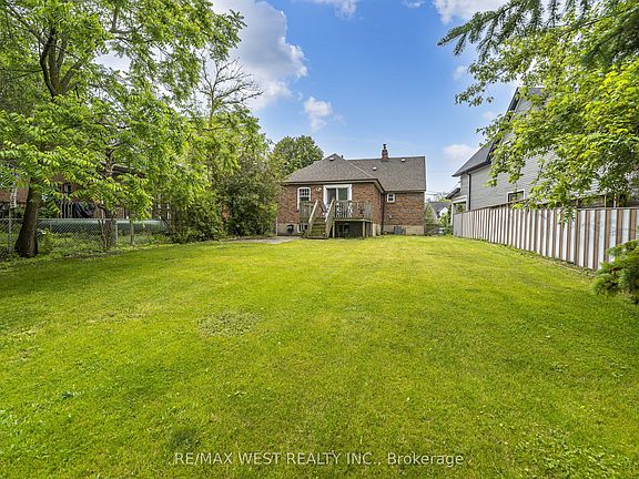 5th image of 26 Parkland Rd