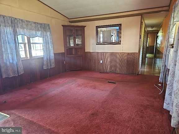4th image of 65 James Ave