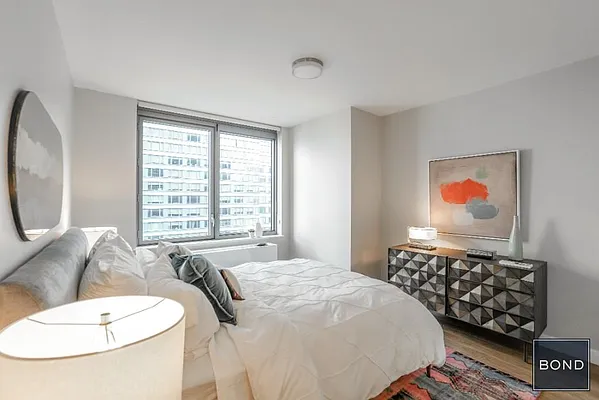 Rented by Bond New York | media 5