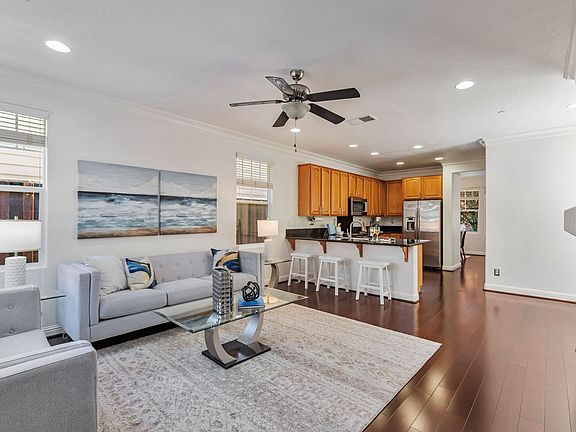 3rd image of 8940 Acorn Way