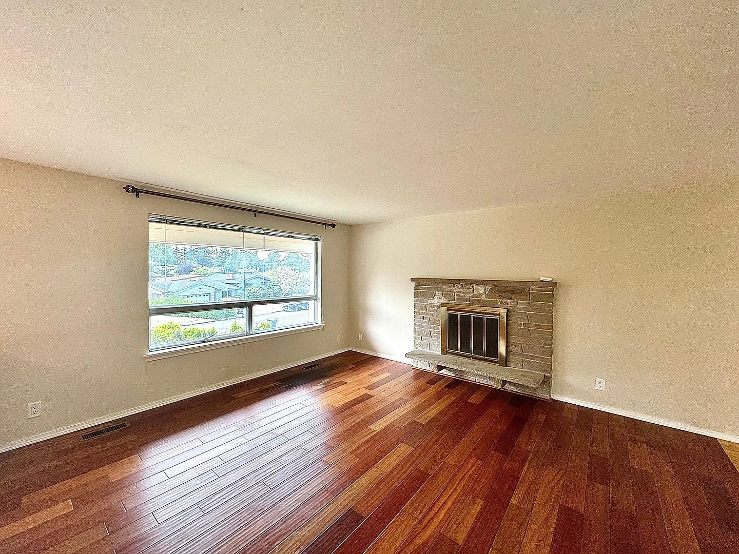 A wonderful Eastside home offering plenty of space, flexibility, and a convenient location. — Photo 2