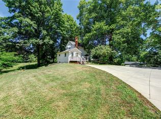 1060 Portage Line Rd, Akron, OH 44312