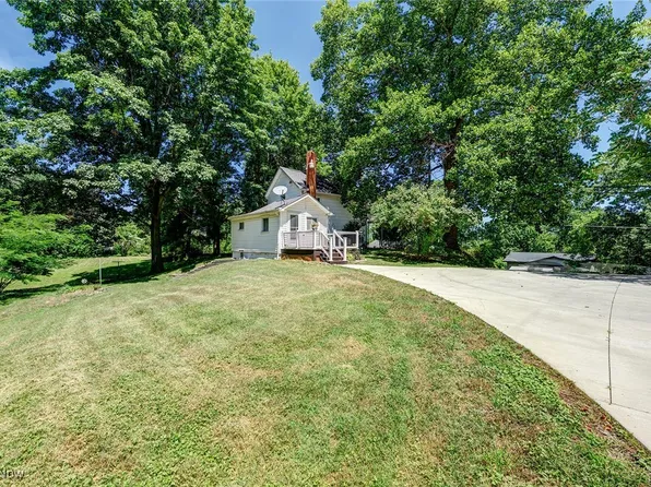 1060 Portage Line Rd, Akron, OH 44312