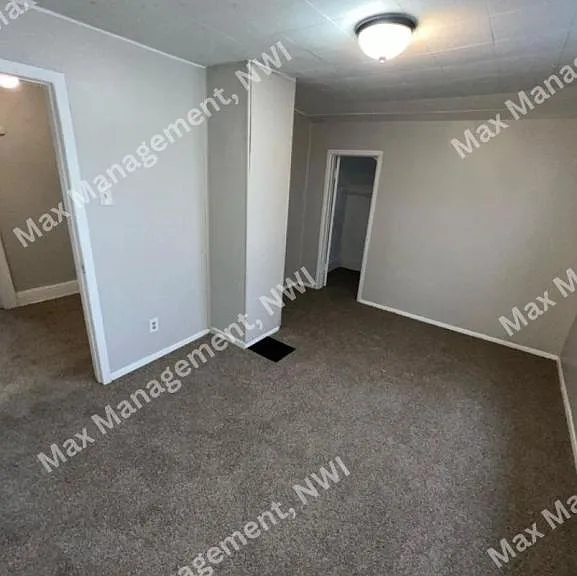 824 Merrill St — Photo 8