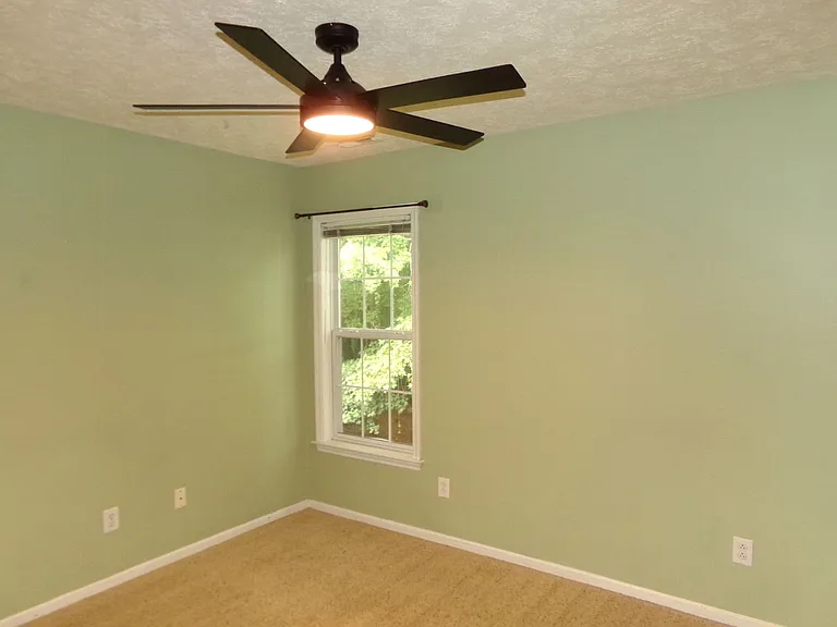 711 Barney Fones Dr — Photo 30