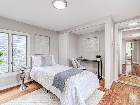 4th image of 905 Duke St #B