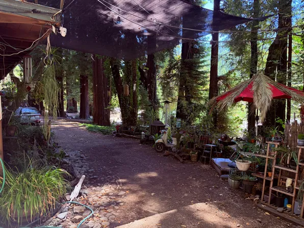 1895 Avenue Of The Giants Ave, Phillipsville, CA 95559