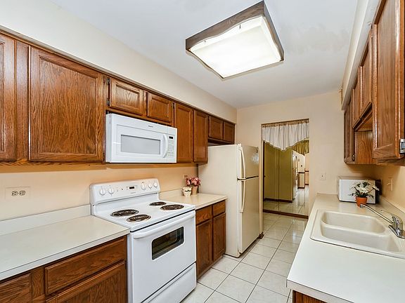 5th image of 9377 Landings Ln Unit 506