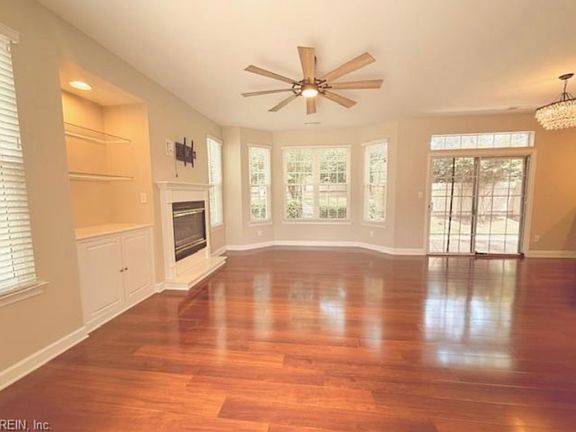 3rd image of 1617 Woodstock Ct