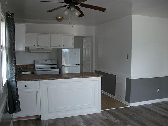3rd image of 827 E Ocean View Ave
