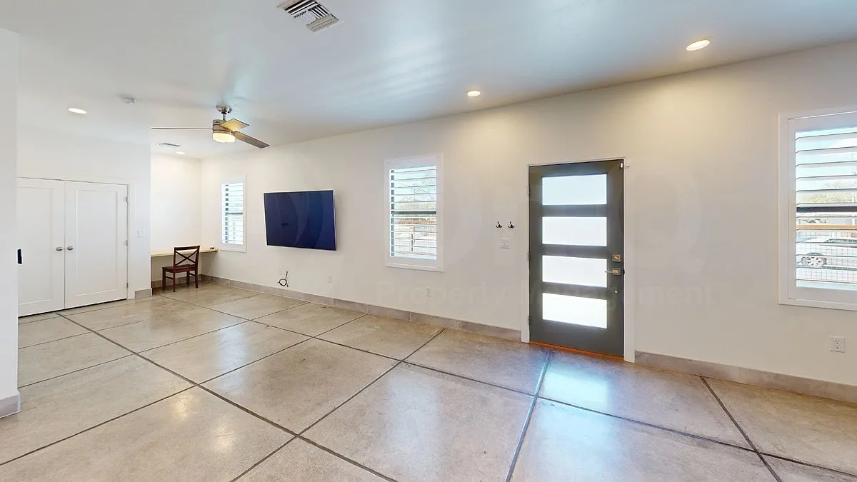 3 bed, 2.5 bath, 1600 sqft, $1,950 — Photo 3