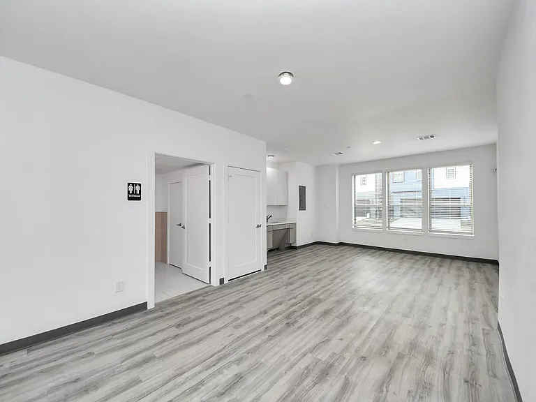18716 Centro Main St #A — Photo 8