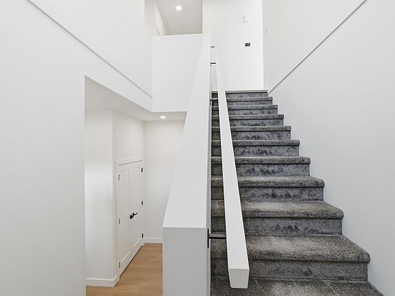 5th image of 2400 Coldwater Dr #104