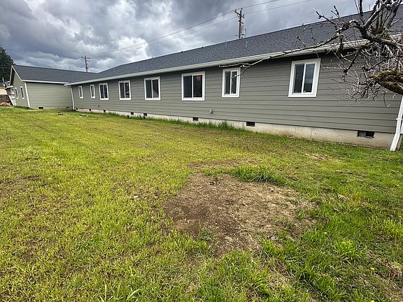 3rd image of 30555 Blaine Rd