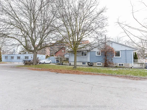 1089 Seneca Ave, Mississauga, ON L5G 3X4